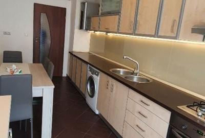 Apartament cu 3 camere în Central - 1