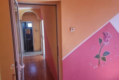 Apartament cu 2 camere decomandat în Traian