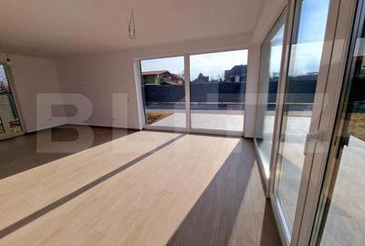 Casă cu 4 camere cu Teren 550 Mp în Stupini - 2