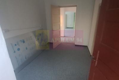 Casă individuală cu 4 camere cu Canalizare în Central - 13