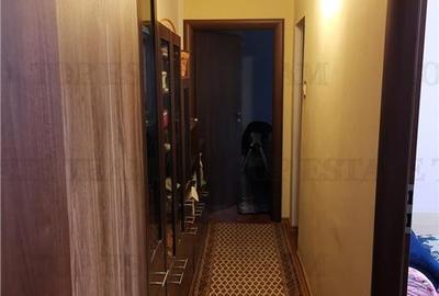Apartament cu 3 camere decomandat, mobilat în Alexandru Obregia