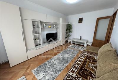 Apartament cu 3 camere decomandat în Sub Arini