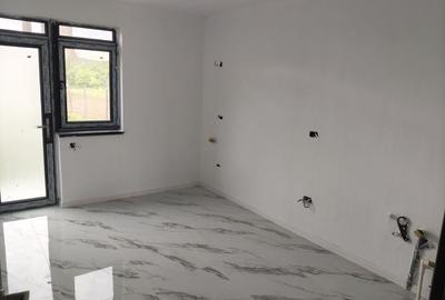 Casă cu 4 camere în Central - 3