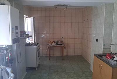 Casă cu 3 camere în 16 Februarie - 3