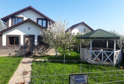 Casă cu 3 camere în Mânăstioara