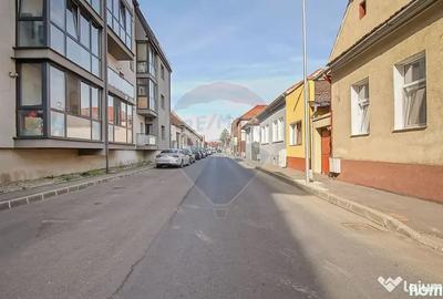 Casă cu 3 camere cu Teren 290 Mp în Central