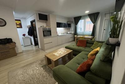 Apartament cu 3 camere semidecomandat, mobilat în Florești - 1