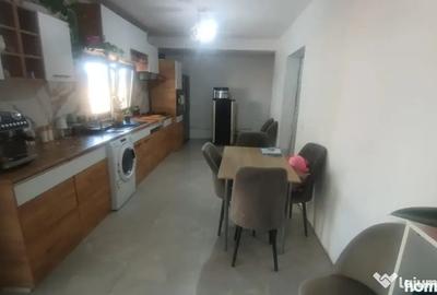 Casă cu 5 camere cu Teren 332 Mp în Central