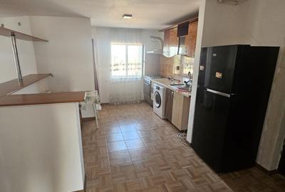 Apartament cu 3 camere decomandat în Uiești