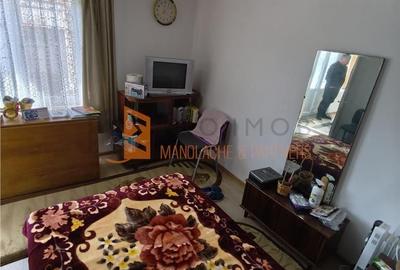 Casă cu 3 camere semidecomandat cu Teren 844 Mp în Pietroasele - 9