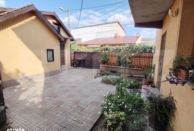 Casă cu 5 camere cu Teren 181 Mp în Rovine - 1