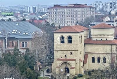 Apartament cu 3 camere decomandat în Ultracentral