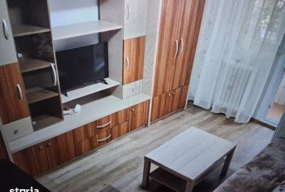 Apartament cu 2 camere decomandat în Tei