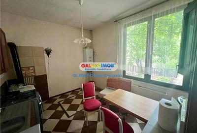 Casă cu 4 camere cu Teren 290 Mp în 8 Martie - 10