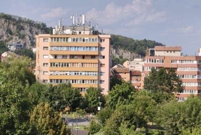 Apartament cu 2 camere decomandat în Răcădău