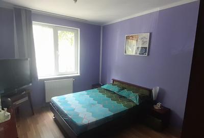 Apartament cu 4 camere semidecomandat în Rahova