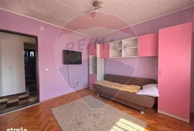 Apartament cu 3 camere semidecomandat în Central - 9
