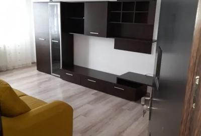 Apartament cu 2 camere decomandat în Decebal