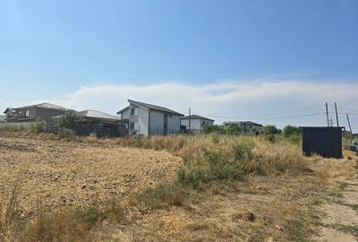 Teren de 770 mp, în Lazu