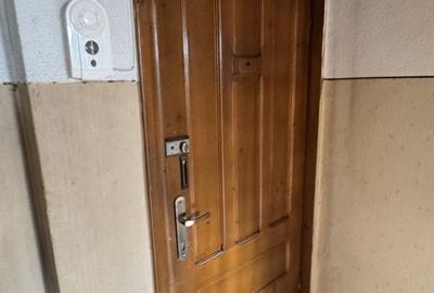 Apartament cu 3 camere semidecomandat în Km 4-5 - 6
