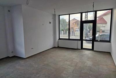 Spațiu comercial, de 61 mp, în Central - 3