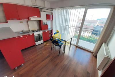 Apartament cu 2 camere semidecomandat, mobilat în Central