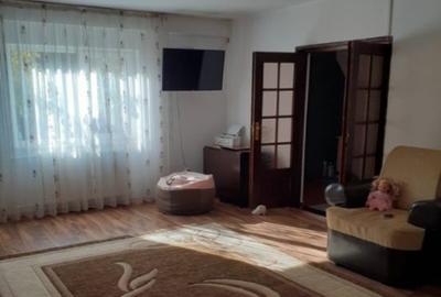 Casă individuală cu 4 camere cu Teren 350 Mp în Gorjului