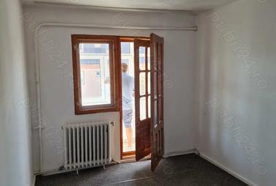 Casă cu 3 camere în George Enescu