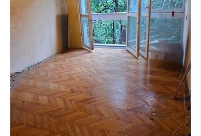 Apartament cu 3 camere semidecomandat în Titan