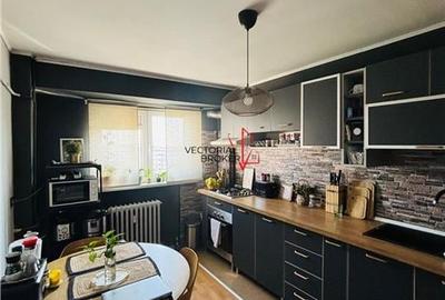 Apartament cu 3 camere semidecomandat, mobilat în Titan - 11