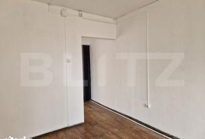 Spațiu comercial, de 55 mp, în Rogerius - 8