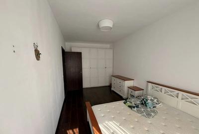 Apartament cu 3 camere semidecomandat în Metalurgiei