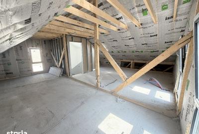 Casă cu 4 camere cu Teren 250 Mp în Central