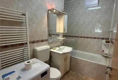 Apartament cu 3 camere semidecomandat în Luncă