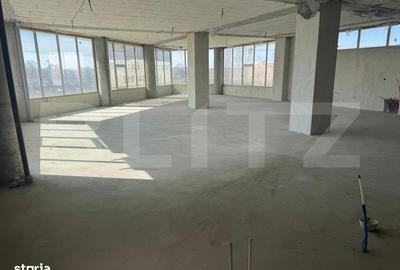 Spațiu comercial, de 200 mp, în Central