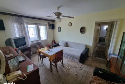 Apartament cu 3 camere în Km 4