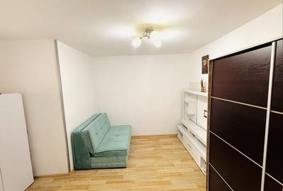 Apartament cu 2 camere semidecomandat în Apărătorii Patriei - 1