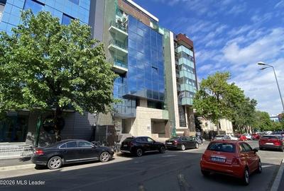 Apartament cu 6 camere decomandat în Grădina Icoanei