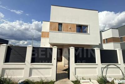 Casă cu 4 camere cu Teren 318 Mp în Central