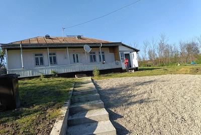 Casă cu 3 camere cu Canalizare în Românești - 3