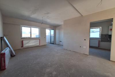 Apartament cu 3 camere semidecomandat în Florești - 1