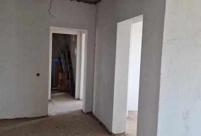 Casă cu 10 camere cu Teren 2700 Mp în Fălticeni - 4