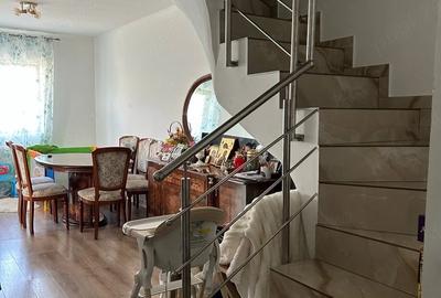 Casă cu 4 camere cu Teren 213 Mp în Central