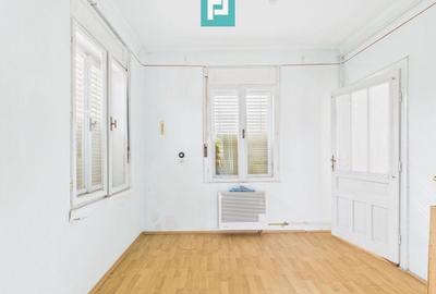 Casă individuală cu 3 camere cu Canalizare în Central - 2