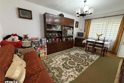 Apartament cu 3 camere decomandat în Nicolina - 2
