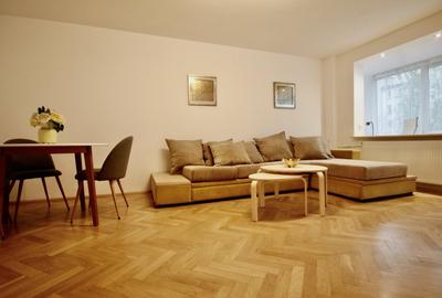Apartament cu 2 camere decomandat, mobilat în Ultracentral
