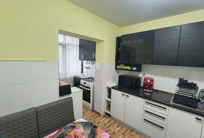 Apartament cu 3 camere decomandat în Micro 16 - 8