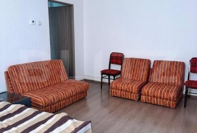 Apartament cu 2 camere semidecomandat, mobilat în Central