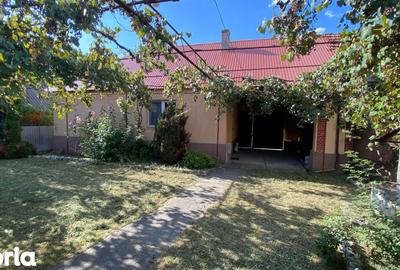 Casă cu 2 camere cu Teren 676 Mp în Sâmbăta - 6