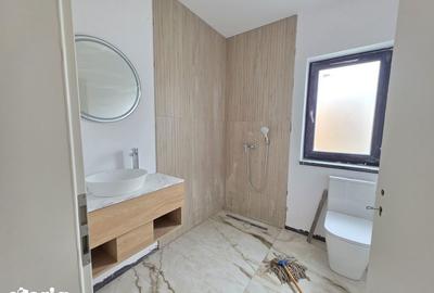 Casă cu 4 camere cu Canalizare în Central - 3